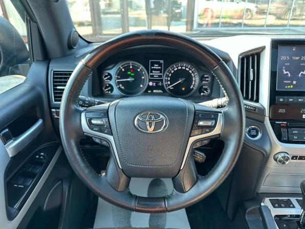 Toyota Land Cruiser 200 Series Рестайлинг 2 с пробегом 2017 года, цена 6 150 000 рублей, 184833 км, внедорожник, Автокод Объявления