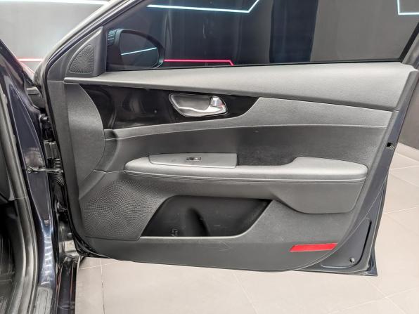 Kia Cerato IV с пробегом 2019 года, цена 1 685 000 рублей, 97924 км, седан, Автокод Объявления