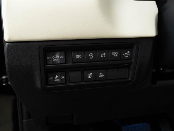 Toyota Tundra III с пробегом 2022 года, цена 8 145 055 рублей, 28022 км, offers.body_type.unknown, Автокод Объявления