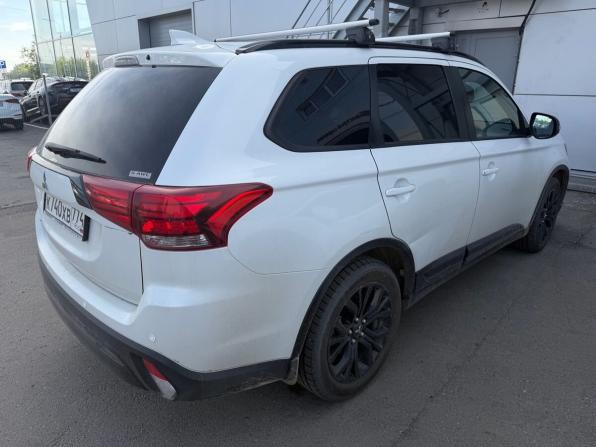 Mitsubishi Outlander III Рестайлинг 3 с пробегом 2021 года, цена 2 699 000 рублей, 67000 км, внедорожник, Автокод Объявления