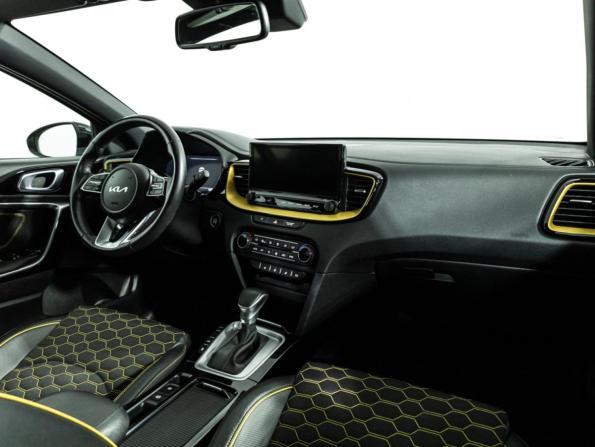 Kia XCeed I с пробегом 2021 года, цена 2 299 700 рублей, 52000 км, хэтчбек, Автокод Объявления