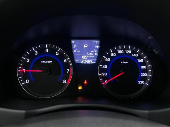 Hyundai Solaris I с пробегом 2012 года, цена 950 000 рублей, 120464 км, хэтчбек, Автокод Объявления