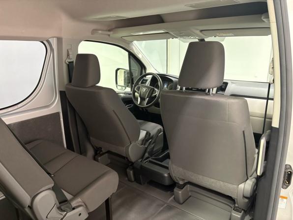 Toyota HiAce H300 с пробегом 2021 года, цена 5 950 000 рублей, 4769 км, минивэн, Автокод Объявления