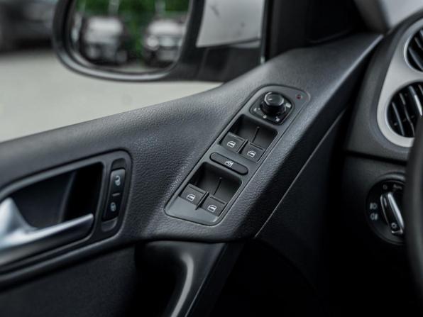 Volkswagen Tiguan I Рестайлинг с пробегом 2015 года, цена 680 000 рублей, 304649 км, внедорожник, Автокод Объявления