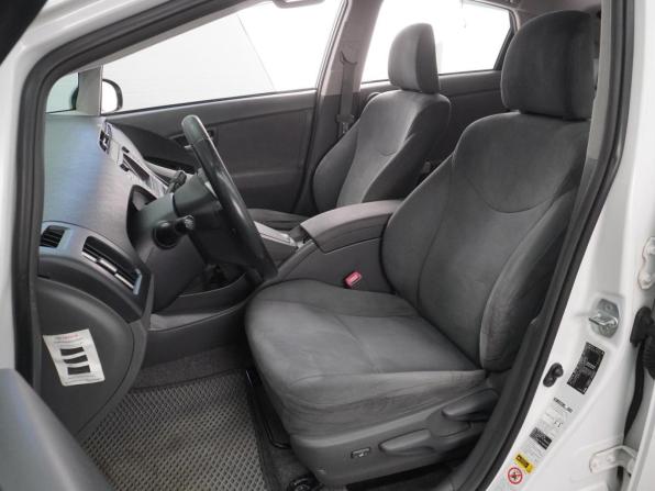 Toyota Prius III (XW30) с пробегом 2009 года, цена 1 010 000 рублей, 242544 км, лифтбек, Автокод Объявления