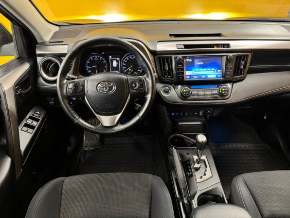 Toyota RAV4 IV (XA40) Рестайлинг с пробегом 2018 года, цена 2 549 000 рублей, 105000 км, внедорожник, Автокод Объявления