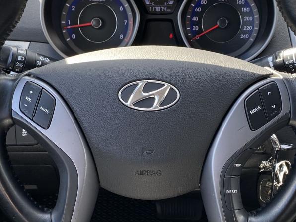 Hyundai Elantra V (MD) Рестайлинг с пробегом 2014 года, цена 1 299 000 рублей, 117873 км, седан, Автокод Объявления