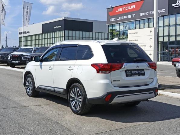 Mitsubishi Outlander III Рестайлинг 3 с пробегом 2020 года, цена 2 400 000 рублей, 103550 км, внедорожник, Автокод Объявления