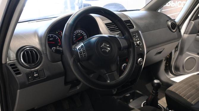 Suzuki SX4 I (Classic) Рестайлинг с пробегом 2010 года, цена 680 000 рублей, 275437 км, хэтчбек, Автокод Объявления