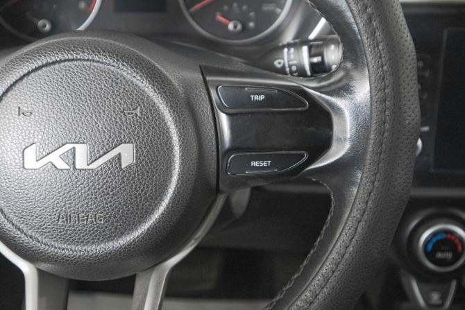 Kia Rio IV Рестайлинг с пробегом 2021 года, цена 1 629 000 рублей, 123000 км, седан, Автокод Объявления