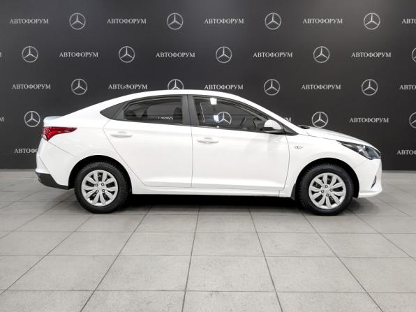 Hyundai Solaris II Рестайлинг с пробегом 2022 года, цена 1 650 000 рублей, 51658 км, седан, Автокод Объявления