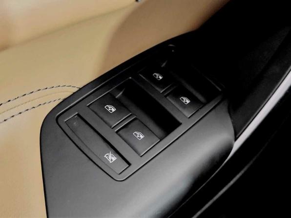 Opel Insignia I Рестайлинг с пробегом 2014 года, цена 1 520 000 рублей, 95146 км, хэтчбек, Автокод Объявления