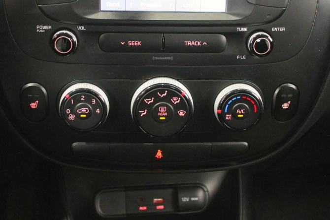 Kia Soul II Рестайлинг с пробегом 2018 года, цена 1 635 000 рублей, 90000 км, хэтчбек, Автокод Объявления