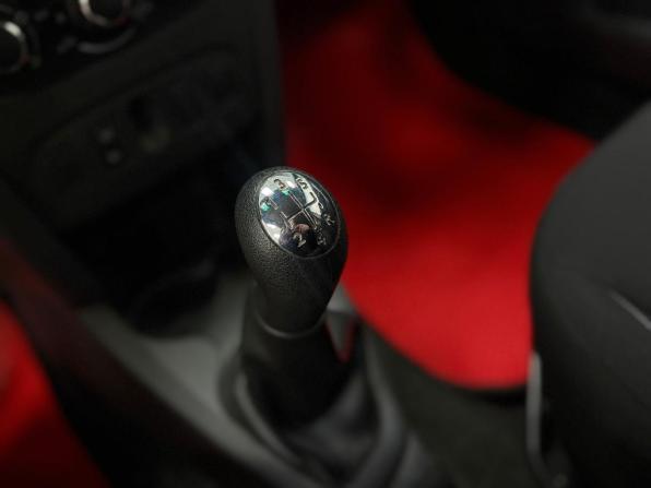 Renault Sandero II с пробегом 2017 года, цена 895 000 рублей, 135602 км, хэтчбек, Автокод Объявления