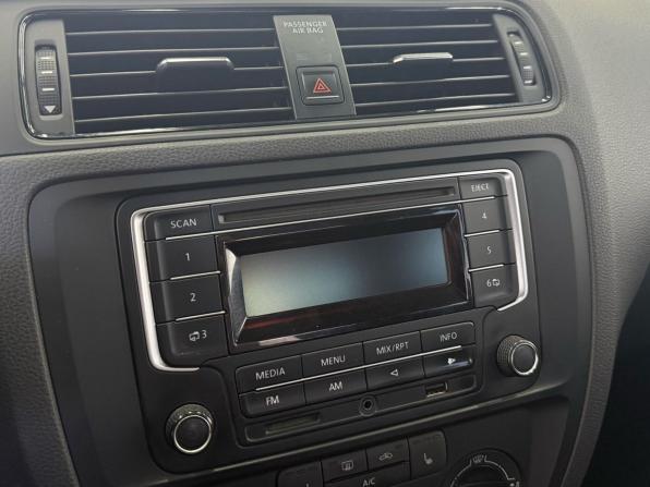 Volkswagen Jetta VI Рестайлинг с пробегом 2015 года, цена 979 000 рублей, 211500 км, седан, Автокод Объявления