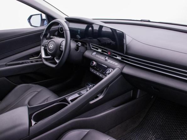 Hyundai Elantra VII (CN7) Рестайлинг с пробегом 2023 года, цена 2 340 000 рублей, 8500 км, седан, Автокод Объявления
