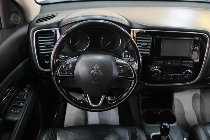 Mitsubishi Outlander III Рестайлинг 2 с пробегом 2016 года, цена 1 669 000 рублей, 327000 км, внедорожник, Автокод Объявления