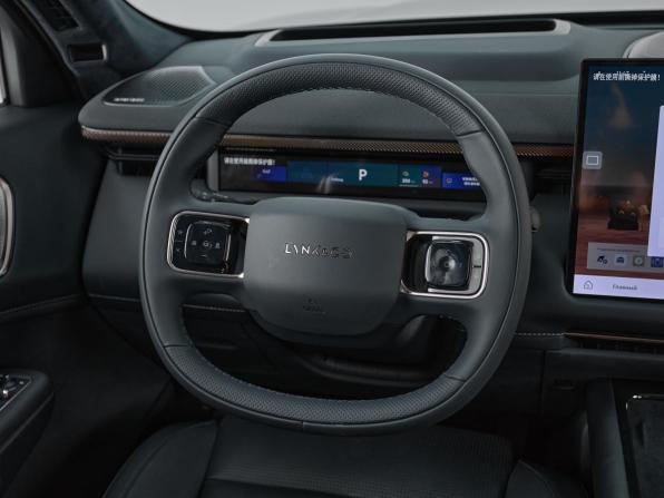 Lynk &amp; Co 900 с пробегом 2025 года, цена 7 759 000 рублей, 64 км, внедорожник, Автокод Объявления
