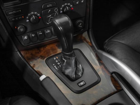 Volvo XC70 I Рестайлинг с пробегом 2006 года, цена 899 000 рублей, 322908 км, универсал, Автокод Объявления