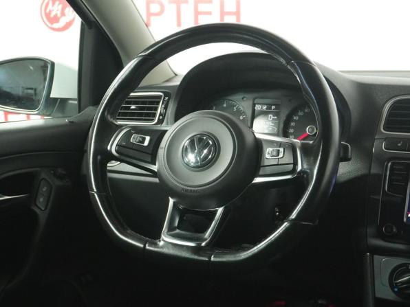 Volkswagen Polo V Рестайлинг с пробегом 2019 года, цена 1 189 000 рублей, 130199 км, седан, Автокод Объявления