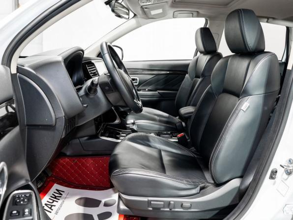 Mitsubishi Outlander III Рестайлинг 3 с пробегом 2020 года, цена 2 400 000 рублей, 53500 км, внедорожник, Автокод Объявления