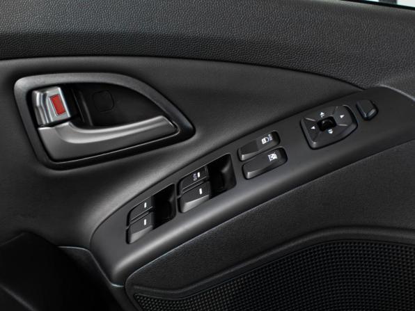 Hyundai ix35 I Рестайлинг с пробегом 2015 года, цена 1 099 000 рублей, 205000 км, внедорожник, Автокод Объявления