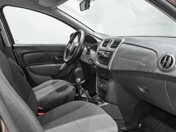 Renault Sandero II Рестайлинг с пробегом 2018 года, цена 1 010 068 рублей, 79406 км, хэтчбек, Автокод Объявления