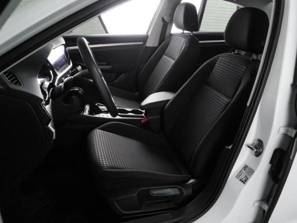 Volkswagen Bora IV с пробегом 2022 года, цена 1 840 000 рублей, 17500 км, седан, Автокод Объявления