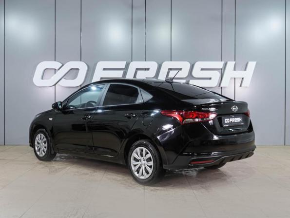 Hyundai Solaris II Рестайлинг с пробегом 2021 года, цена 1 549 000 рублей, 118788 км, седан, Автокод Объявления