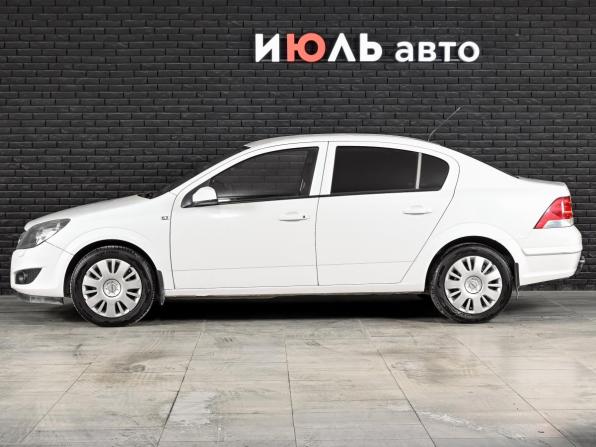 Opel Astra H Рестайлинг с пробегом 2012 года, цена 570 000 рублей, 235576 км, седан, Автокод Объявления
