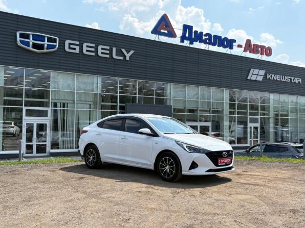 Hyundai Solaris II Рестайлинг с пробегом 2022 года, цена 2 000 000 рублей, 45097 км, седан, Автокод Объявления