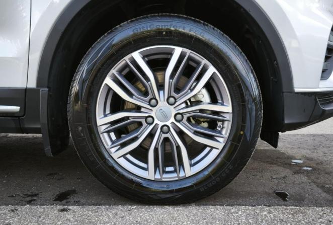 Geely Atlas Pro с пробегом 2024 года, цена 2 279 000 рублей, 17641 км, внедорожник, Автокод Объявления