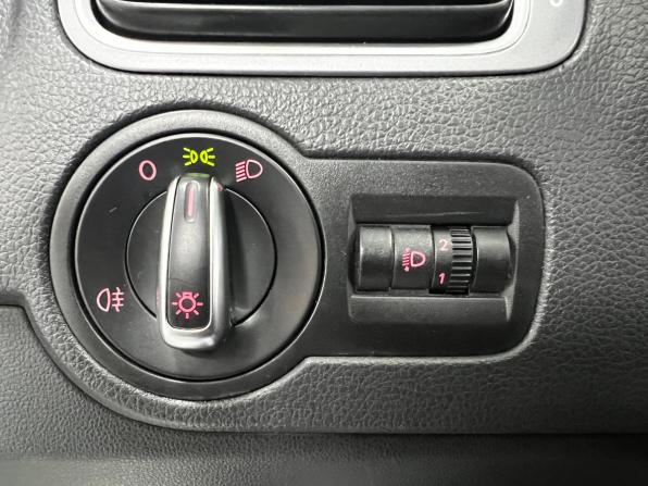 Volkswagen Polo V Рестайлинг с пробегом 2016 года, цена 970 000 рублей, 277355 км, седан, Автокод Объявления