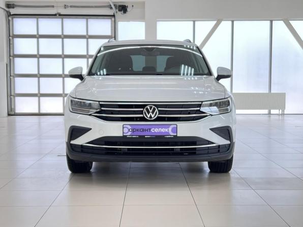 Volkswagen Tiguan II Рестайлинг с пробегом 2021 года, цена 2 280 000 рублей, 132725 км, внедорожник, Автокод Объявления