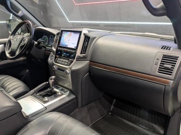 Toyota Land Cruiser 200 Series Рестайлинг 2 с пробегом 2019 года, цена 7 550 000 рублей, 132326 км, внедорожник, Автокод Объявления