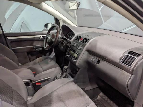 Volkswagen Touran I Рестайлинг 2 с пробегом 2010 года, цена 850 000 рублей, 222680 км, компактвэн, Автокод Объявления