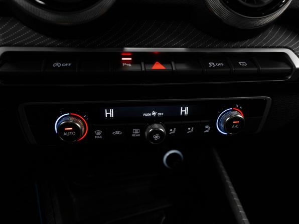 Audi Q2 I Рестайлинг с пробегом 2022 года, цена 2 860 000 рублей, 26210 км, внедорожник, Автокод Объявления