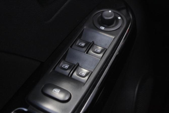 Renault Kaptur I с пробегом 2018 года, цена 1 345 000 рублей, 121894 км, внедорожник, Автокод Объявления