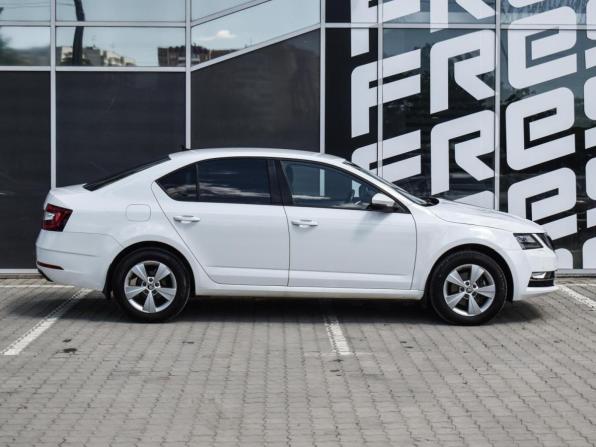 Skoda Octavia III (A7) Рестайлинг с пробегом 2017 года, цена 1 648 000 рублей, 162330 км, лифтбек, Автокод Объявления