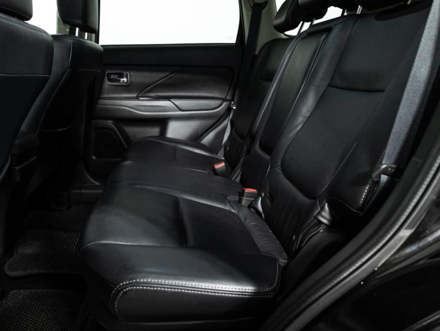 Mitsubishi Outlander III Рестайлинг Санкт-Петербург  - изображение 11
