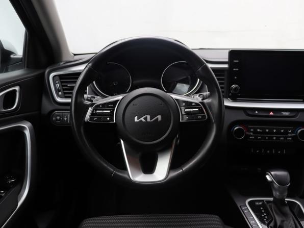 Kia Ceed III Рестайлинг с пробегом 2022 года, цена 2 350 000 рублей, 26153 км, универсал, Автокод Объявления