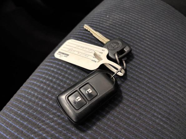 Toyota Yaris XP150 Рестайлинг с пробегом 2020 года, цена 1 600 000 рублей, 28000 км, седан, Автокод Объявления
