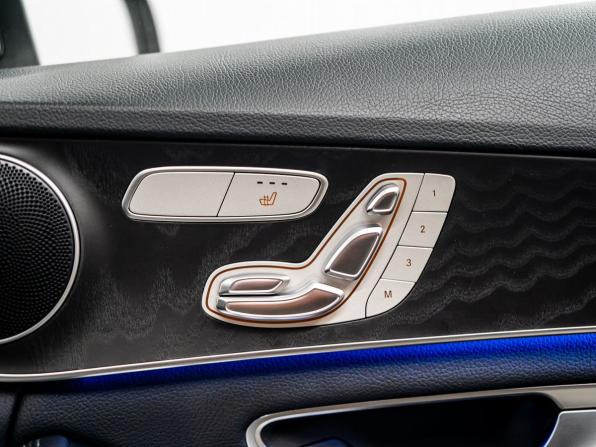 Mercedes-Benz C-Класс IV (W205) Рестайлинг с пробегом 2018 года, цена 2 700 000 рублей, 73434 км, седан, Автокод Объявления