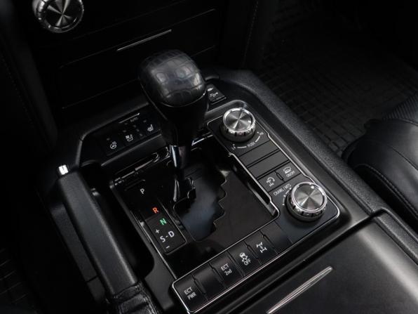 Toyota Land Cruiser 200 Series Рестайлинг 2 с пробегом 2015 года, цена 6 000 000 рублей, 166841 км, внедорожник, Автокод Объявления