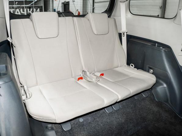 Toyota Wish II с пробегом 2010 года, цена 1 295 000 рублей, 105309 км, минивэн, Автокод Объявления