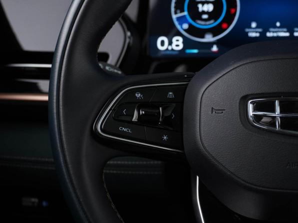 Geely Monjaro I с пробегом 2023 года, цена 3 199 977 рублей, 66518 км, внедорожник, Автокод Объявления