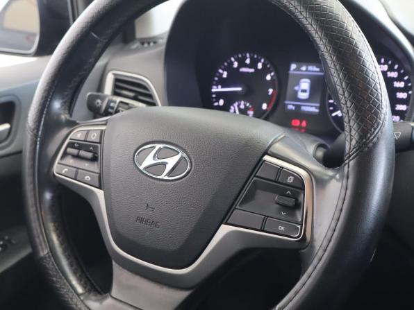 Hyundai Solaris II с пробегом 2017 года, цена 1 096 800 рублей, 192000 км, седан, Автокод Объявления