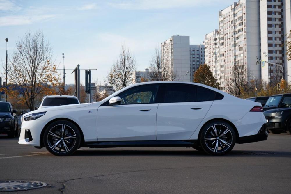 BMW 5 серии VIII (G60/G61/G68) Москва  - изображение 8