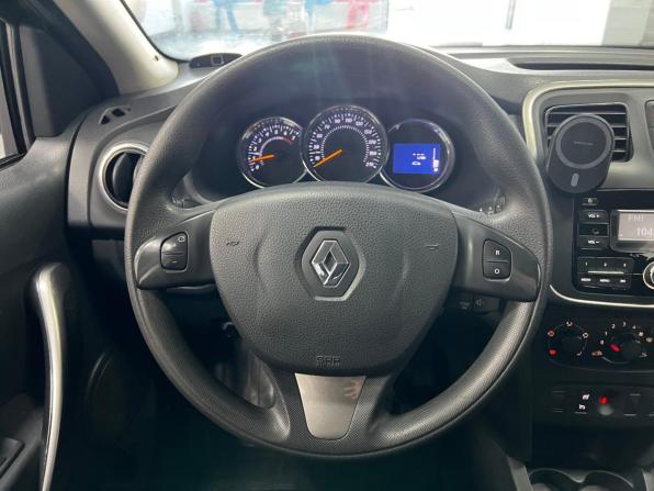 Renault Sandero II с пробегом 2017 года, цена 940 000 рублей, 65572 км, хэтчбек, Автокод Объявления