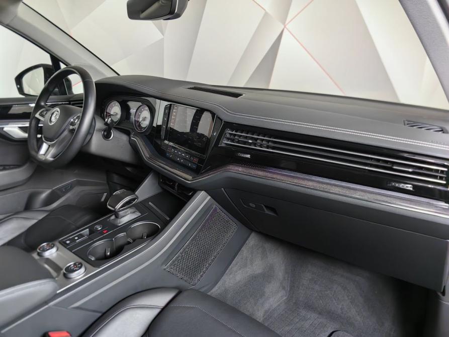 Volkswagen Touareg III Москва  - изображение 9